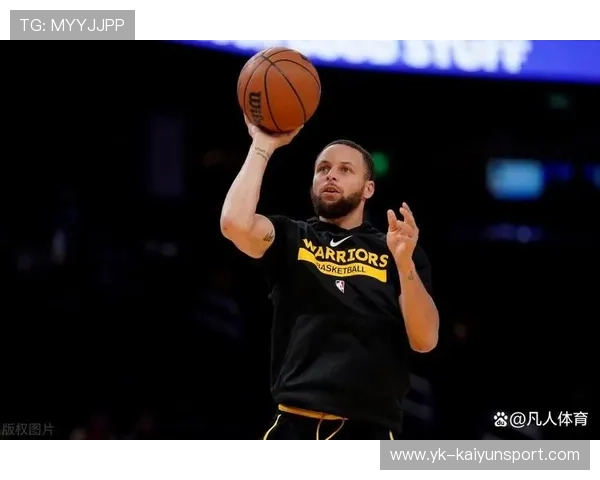 库里三分偏出，金州勇士立刻补防
