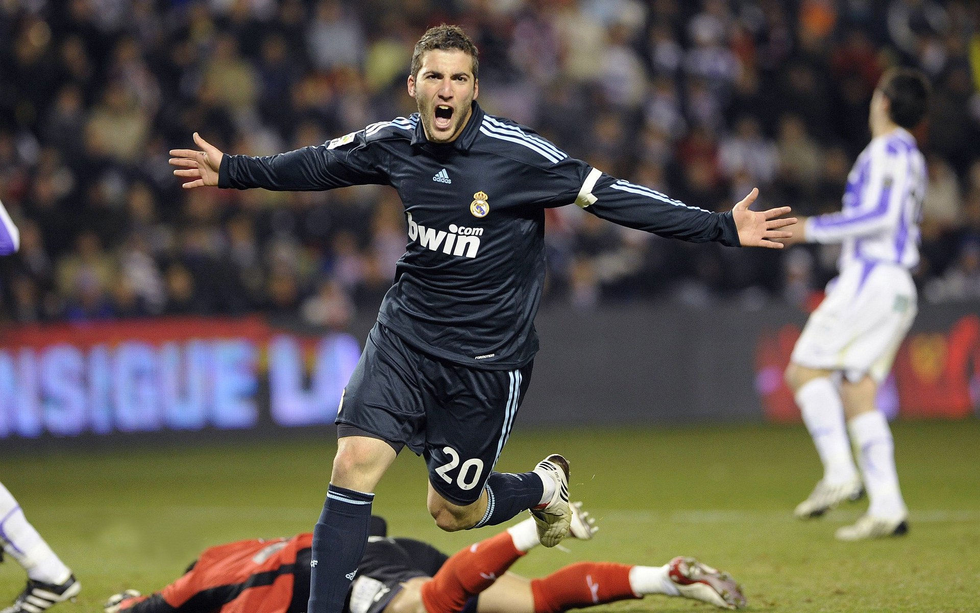 开云体育网站入口-冠军球队社交媒体内容创新吸粉无数，冠军热门球队